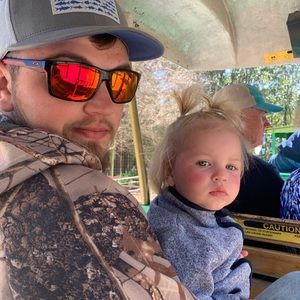 Meet your Posher, Dustin